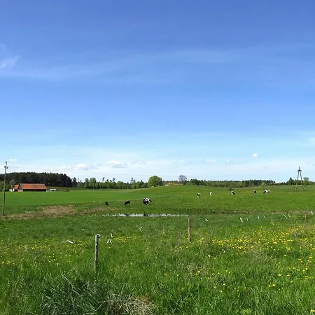 度假居 With Large Garden Near Wilimy